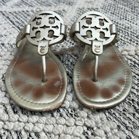 Tory Burch Miller Gold Metallic Sandals. Size 7.5. - Picture 6 of 12